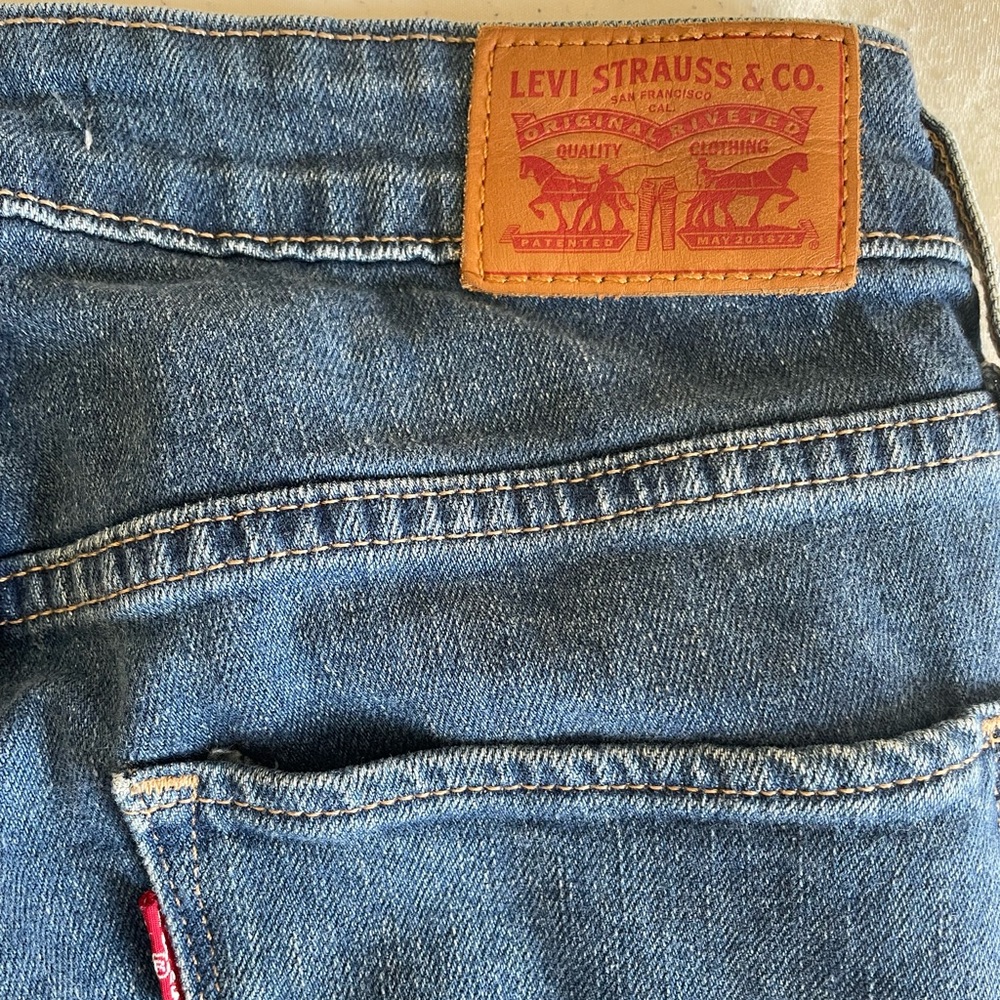 Levi skinny jeans
